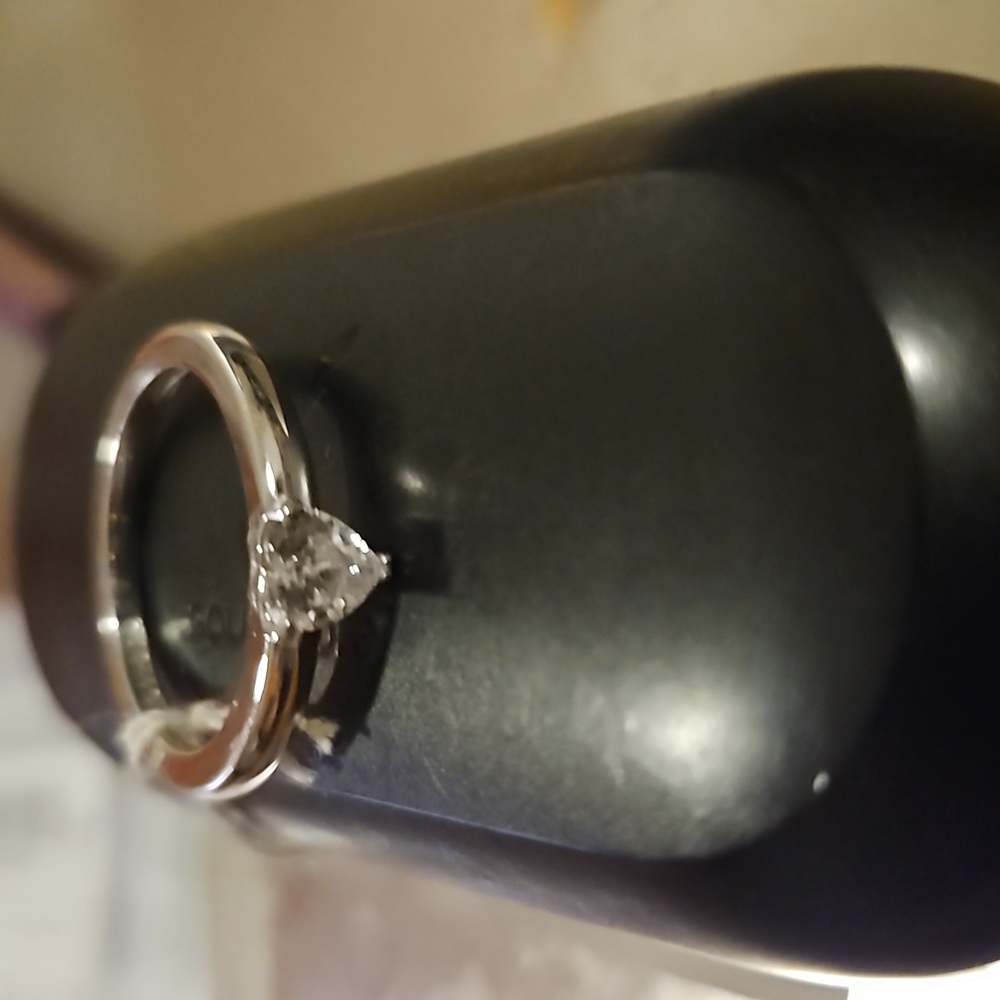 HEART SHAPED Platinum plated sterling ring with swarovski zirconia size 8